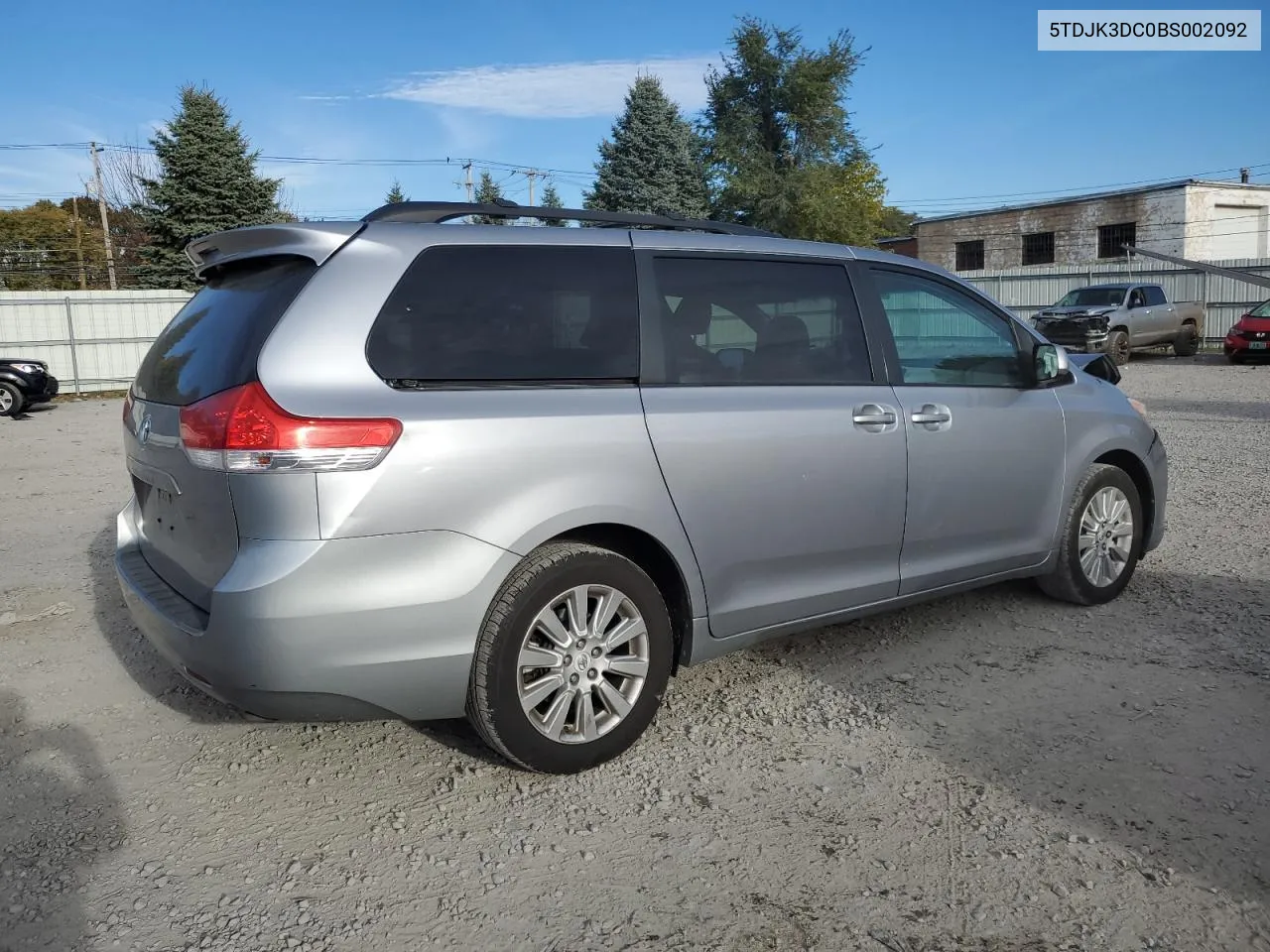 2011 Toyota Sienna Le VIN: 5TDJK3DC0BS002092 Lot: 77664734