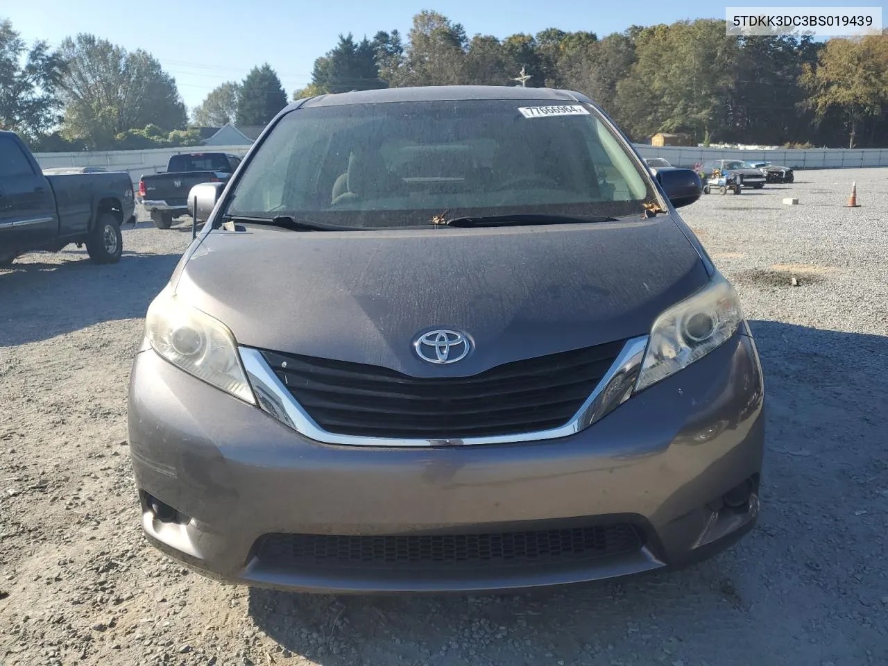 2011 Toyota Sienna Le VIN: 5TDKK3DC3BS019439 Lot: 77666964