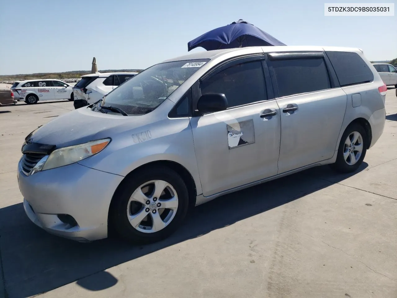 5TDZK3DC9BS035031 2011 Toyota Sienna