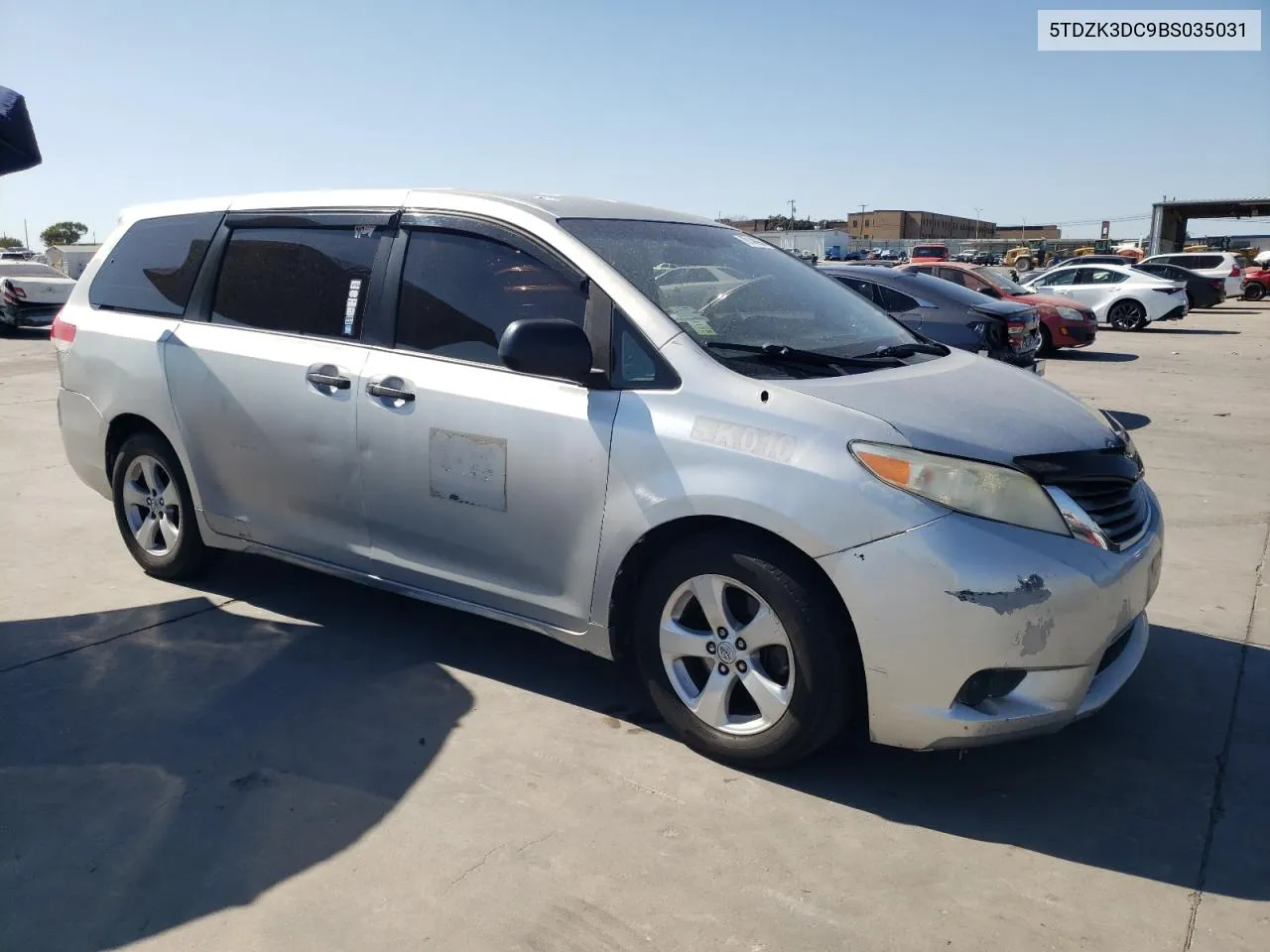 5TDZK3DC9BS035031 2011 Toyota Sienna