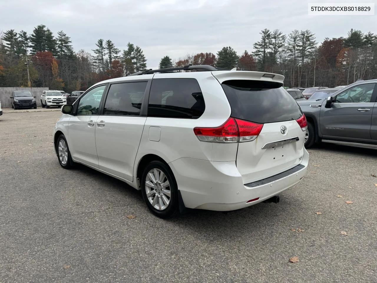 2011 Toyota Sienna Xle VIN: 5TDDK3DCXBS018829 Lot: 78695364