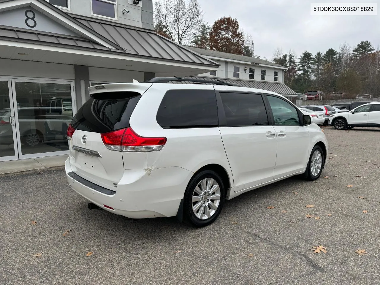 2011 Toyota Sienna Xle VIN: 5TDDK3DCXBS018829 Lot: 78695364