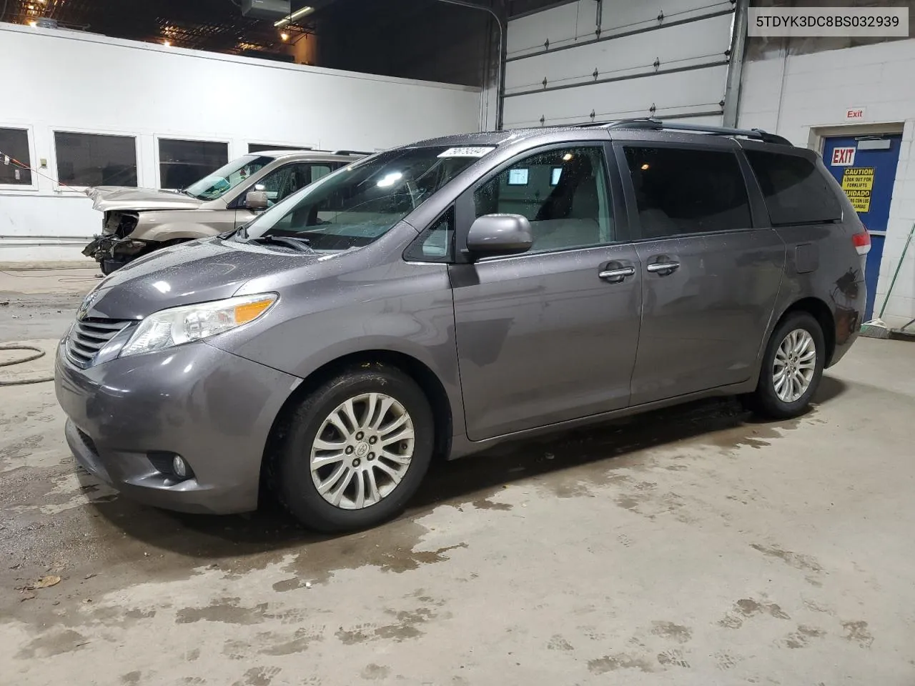 2011 Toyota Sienna Xle VIN: 5TDYK3DC8BS032939 Lot: 79679594