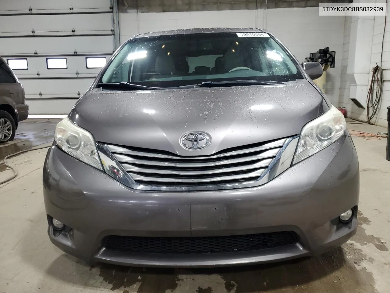 2011 Toyota Sienna Xle VIN: 5TDYK3DC8BS032939 Lot: 79679594