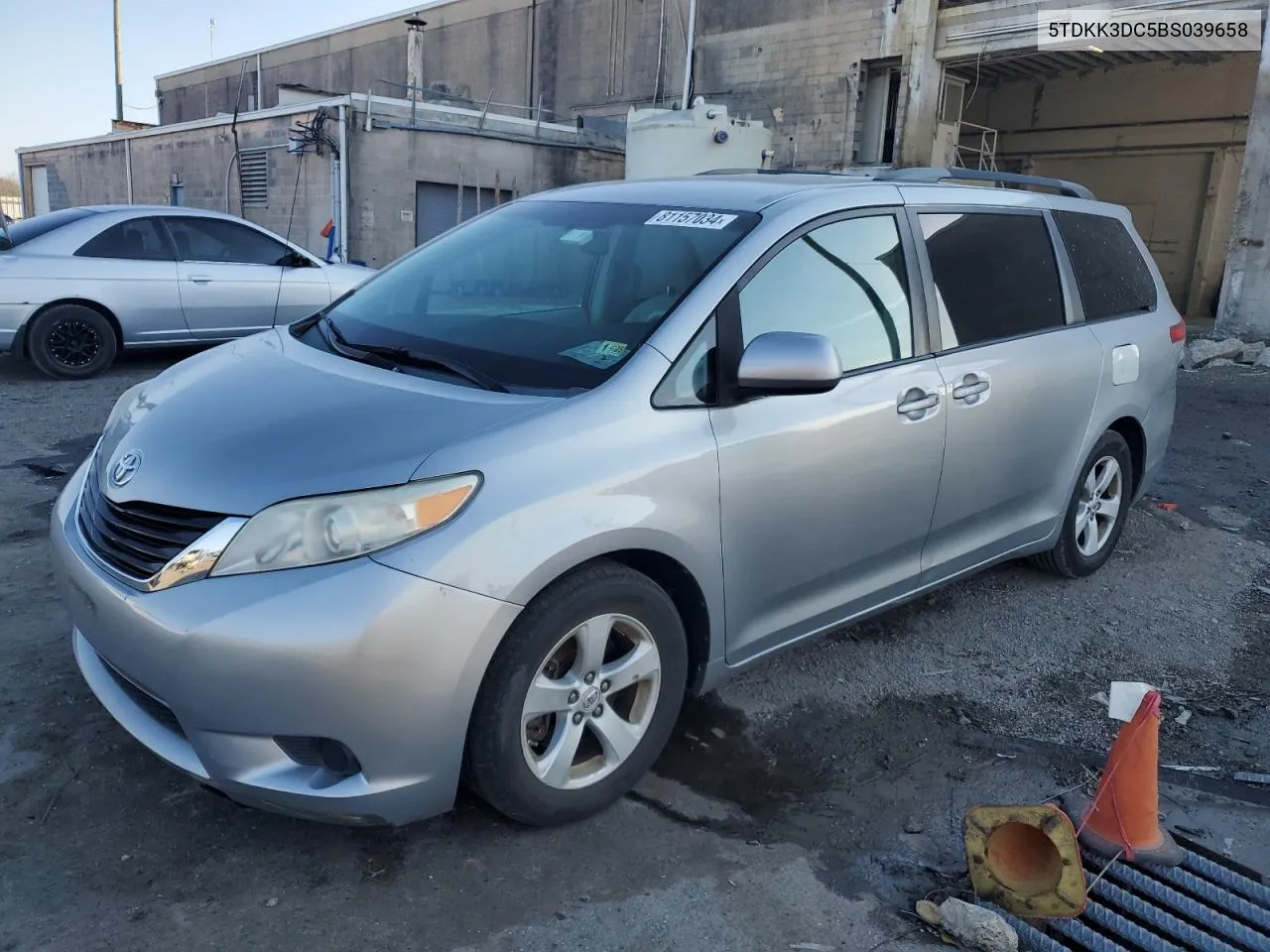 2011 Toyota Sienna Le VIN: 5TDKK3DC5BS039658 Lot: 81157034