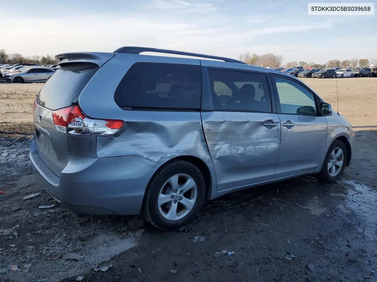 2011 Toyota Sienna Le VIN: 5TDKK3DC5BS039658 Lot: 81157034