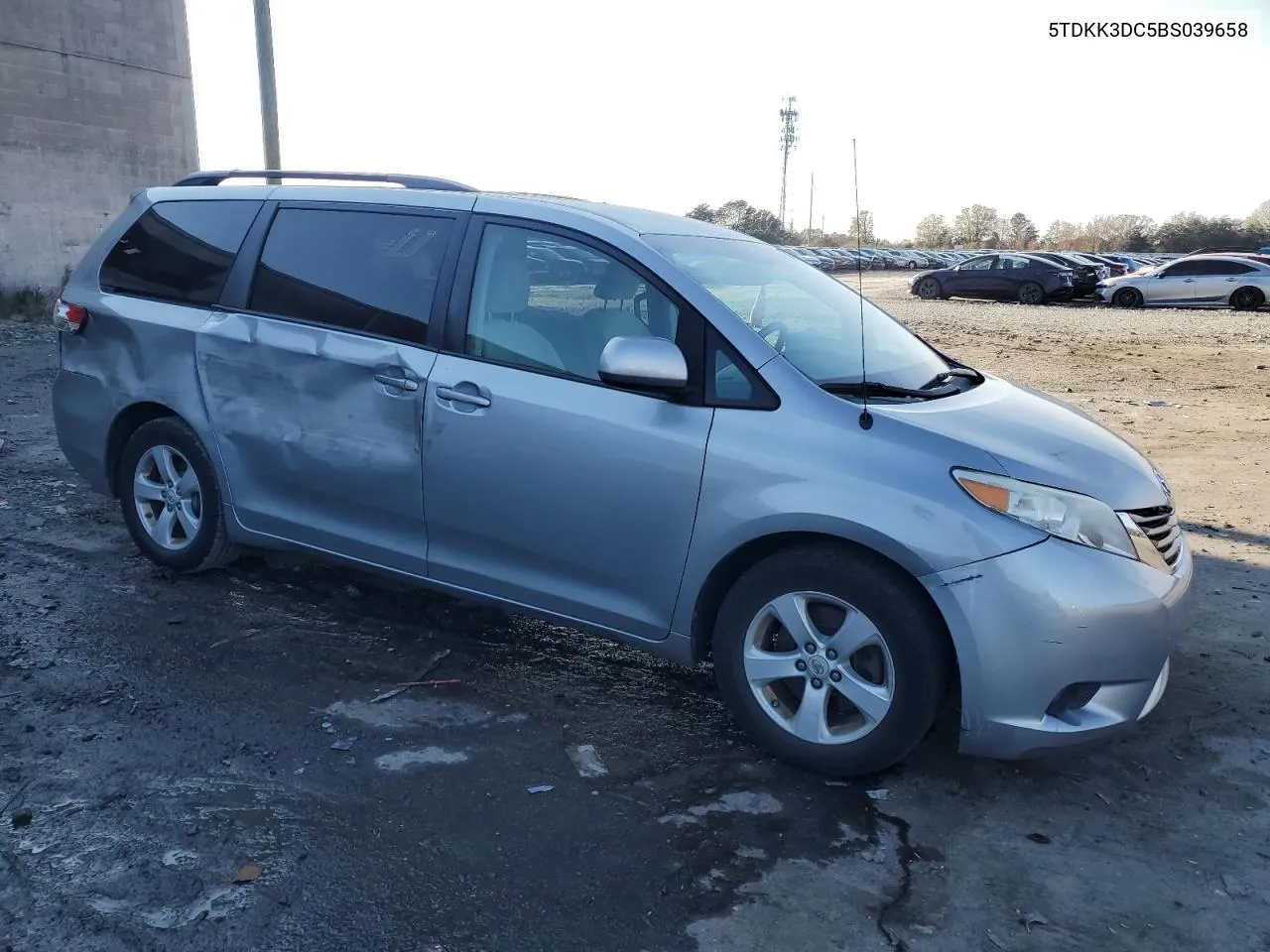 2011 Toyota Sienna Le VIN: 5TDKK3DC5BS039658 Lot: 81157034