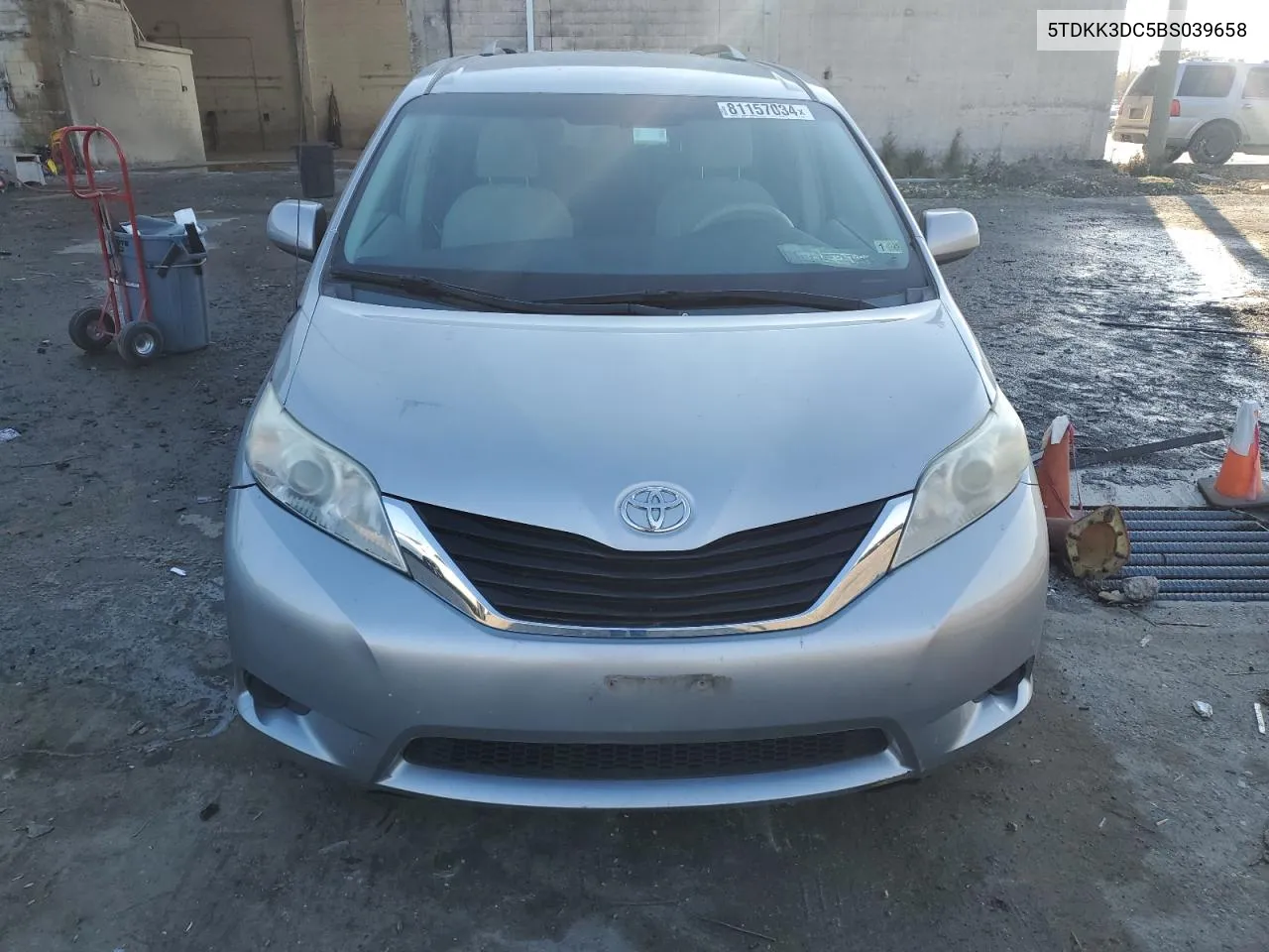 2011 Toyota Sienna Le VIN: 5TDKK3DC5BS039658 Lot: 81157034