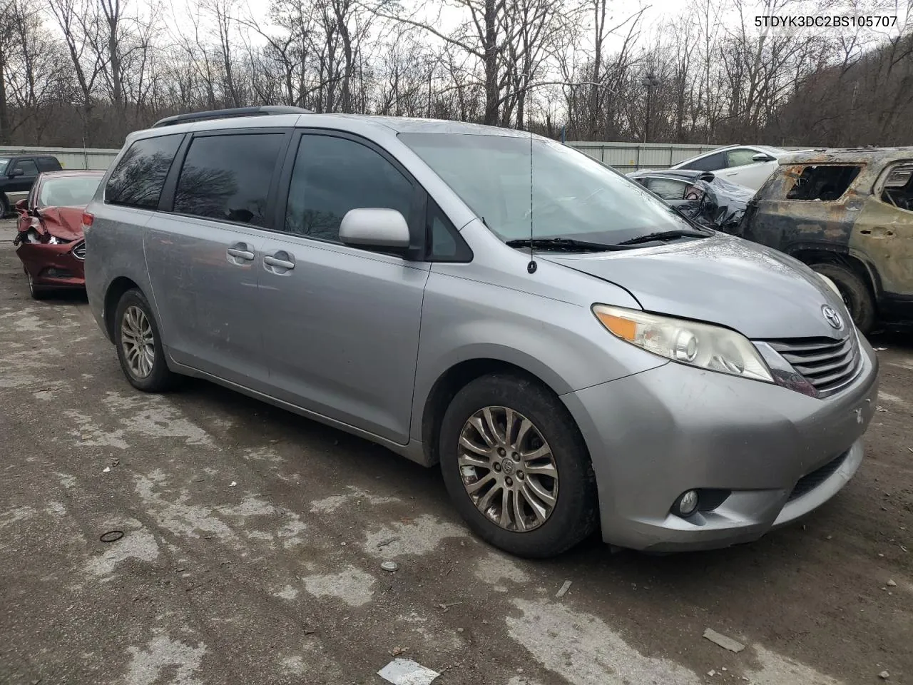 2011 Toyota Sienna Xle VIN: 5TDYK3DC2BS105707 Lot: 81367274