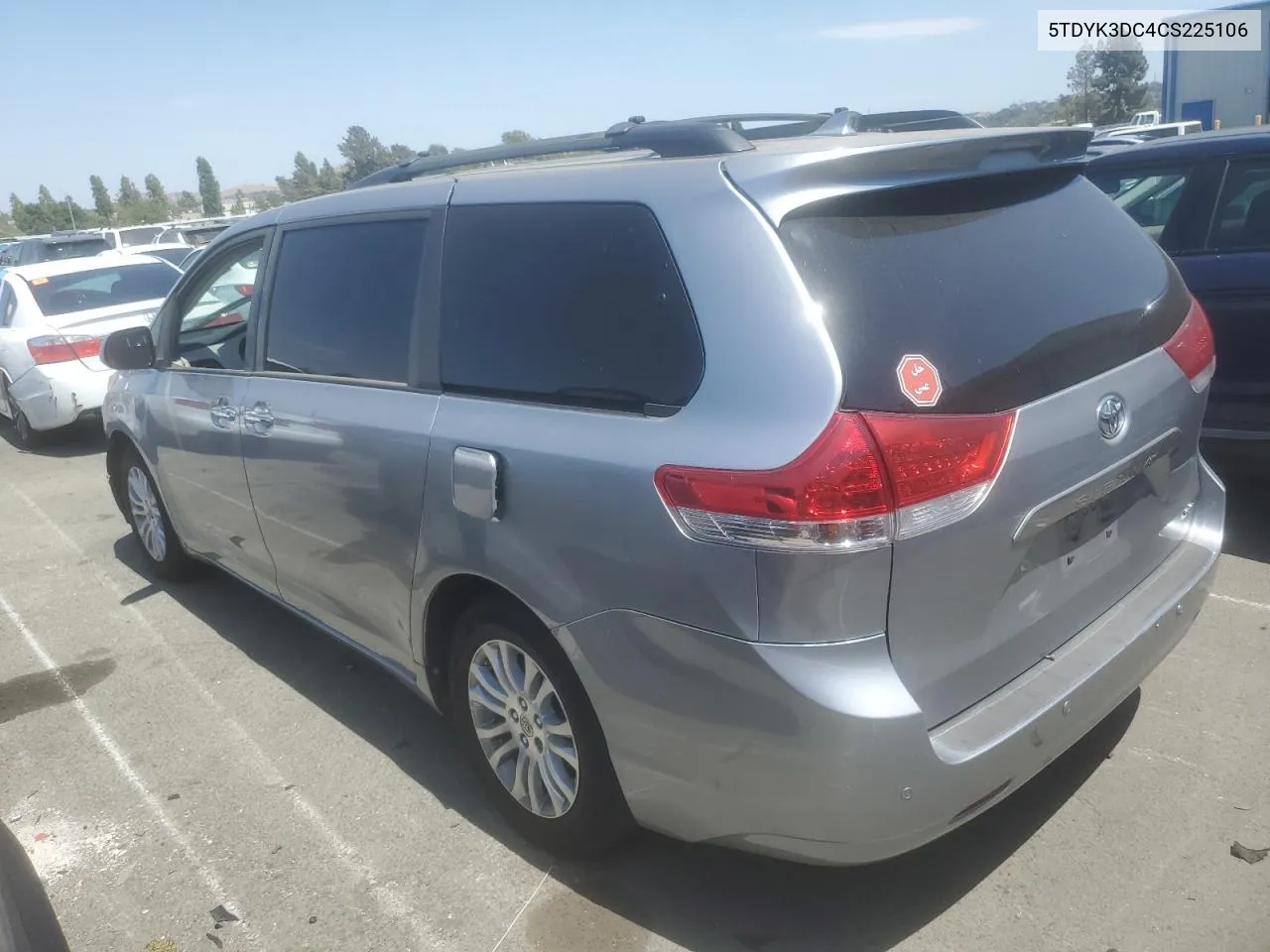 5TDYK3DC4CS225106 2012 Toyota Sienna Xle