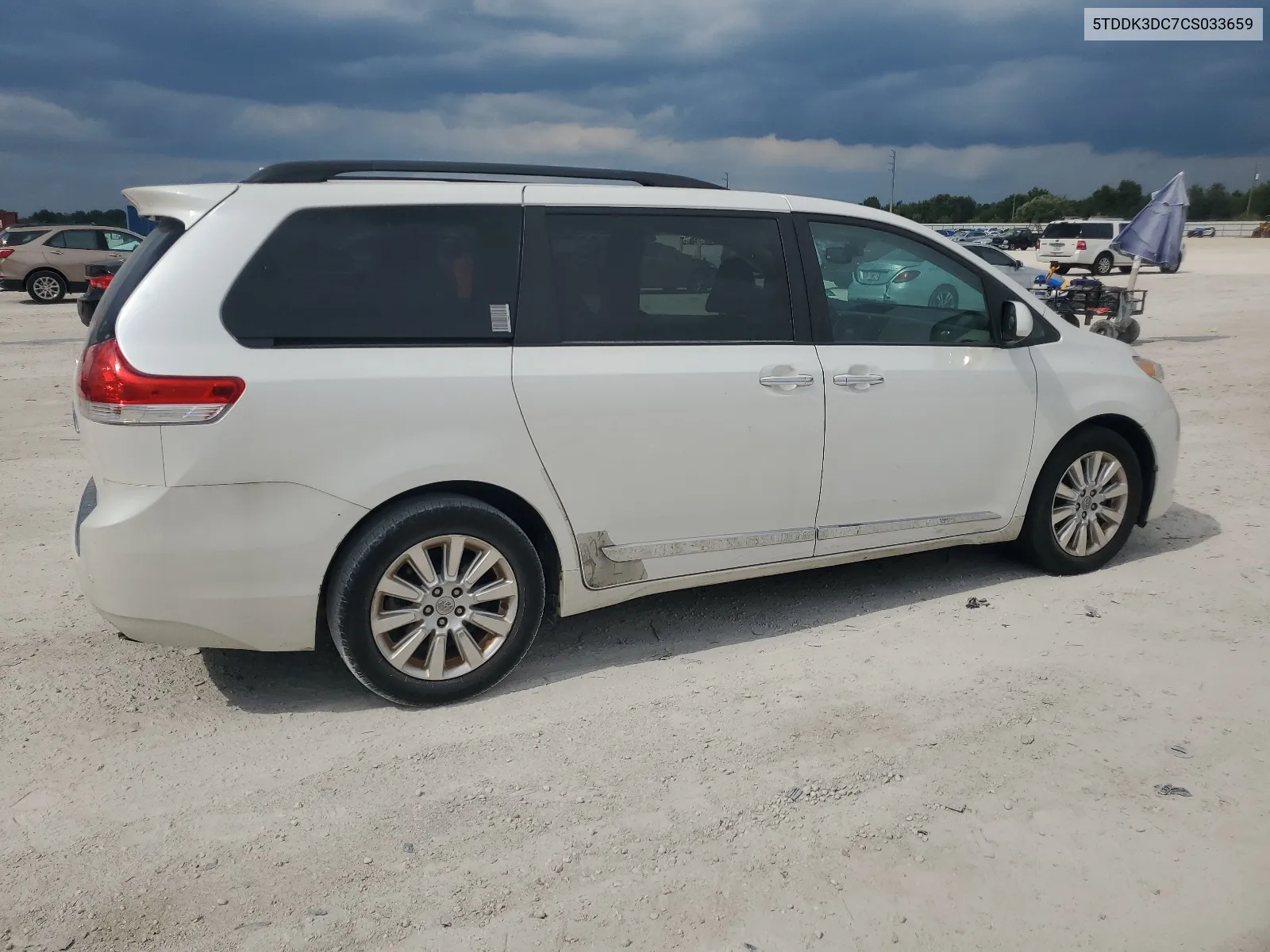 5TDDK3DC7CS033659 2012 Toyota Sienna Xle