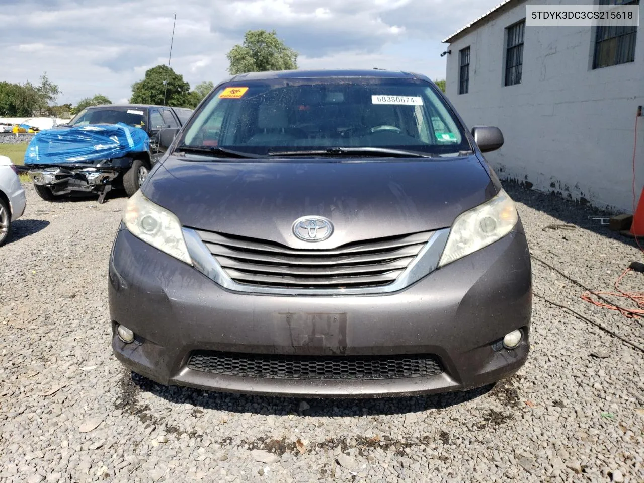 2012 Toyota Sienna Xle VIN: 5TDYK3DC3CS215618 Lot: 68380674