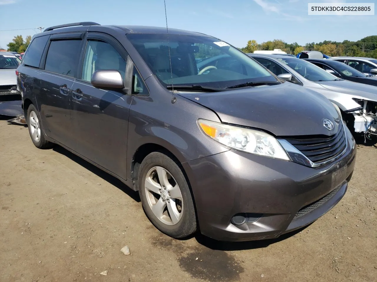 2012 Toyota Sienna Le VIN: 5TDKK3DC4CS228805 Lot: 70681954