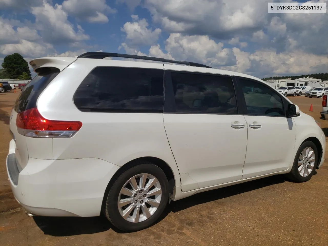 2012 Toyota Sienna Xle VIN: 5TDYK3DC2CS251137 Lot: 72385694