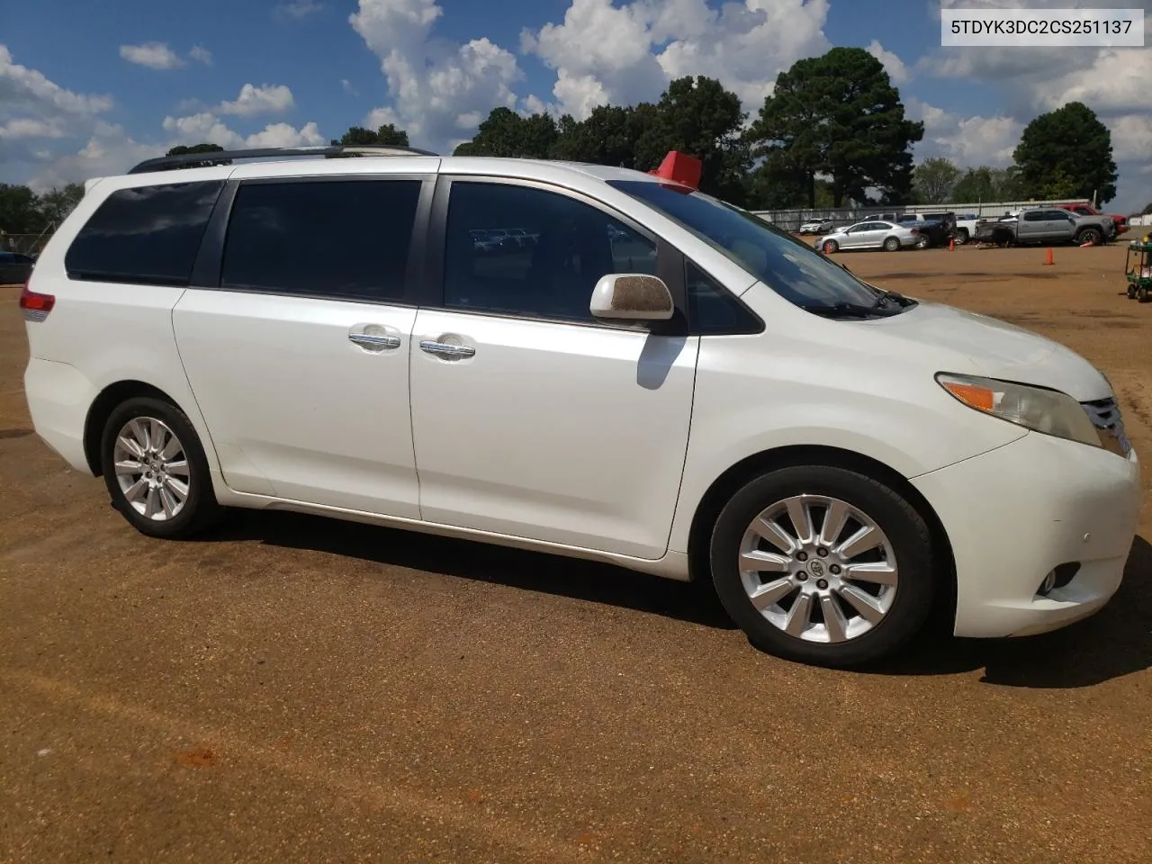 5TDYK3DC2CS251137 2012 Toyota Sienna Xle