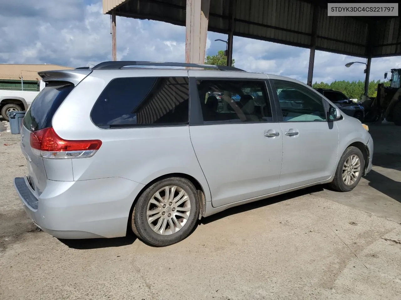 2012 Toyota Sienna Xle VIN: 5TDYK3DC4CS221797 Lot: 72933834