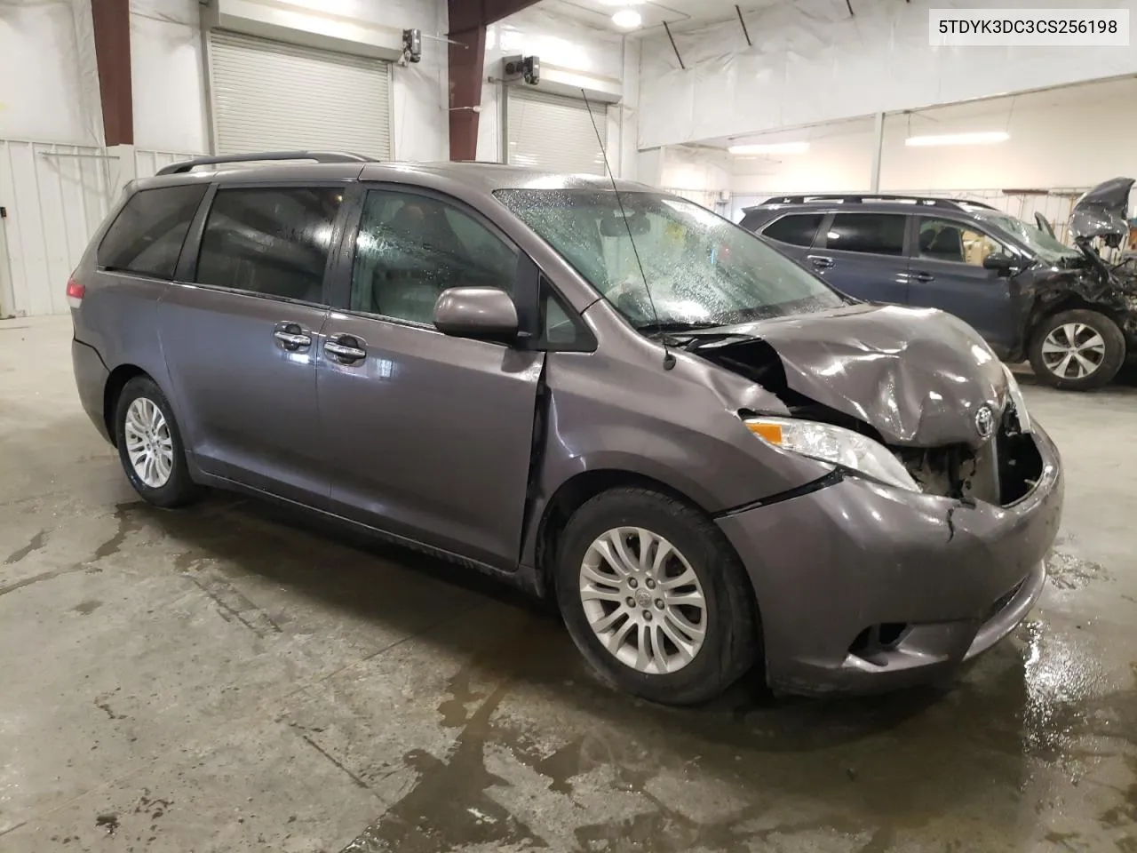 5TDYK3DC3CS256198 2012 Toyota Sienna Xle