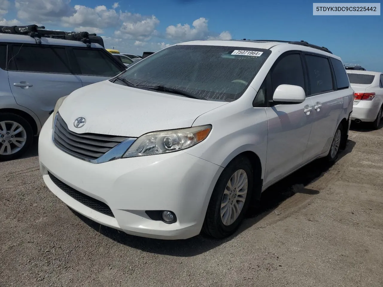 5TDYK3DC9CS225442 2012 Toyota Sienna Xle