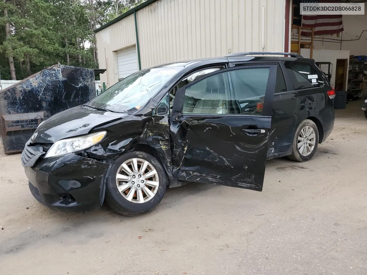 5TDDK3DC2DS066828 2013 Toyota Sienna Xle