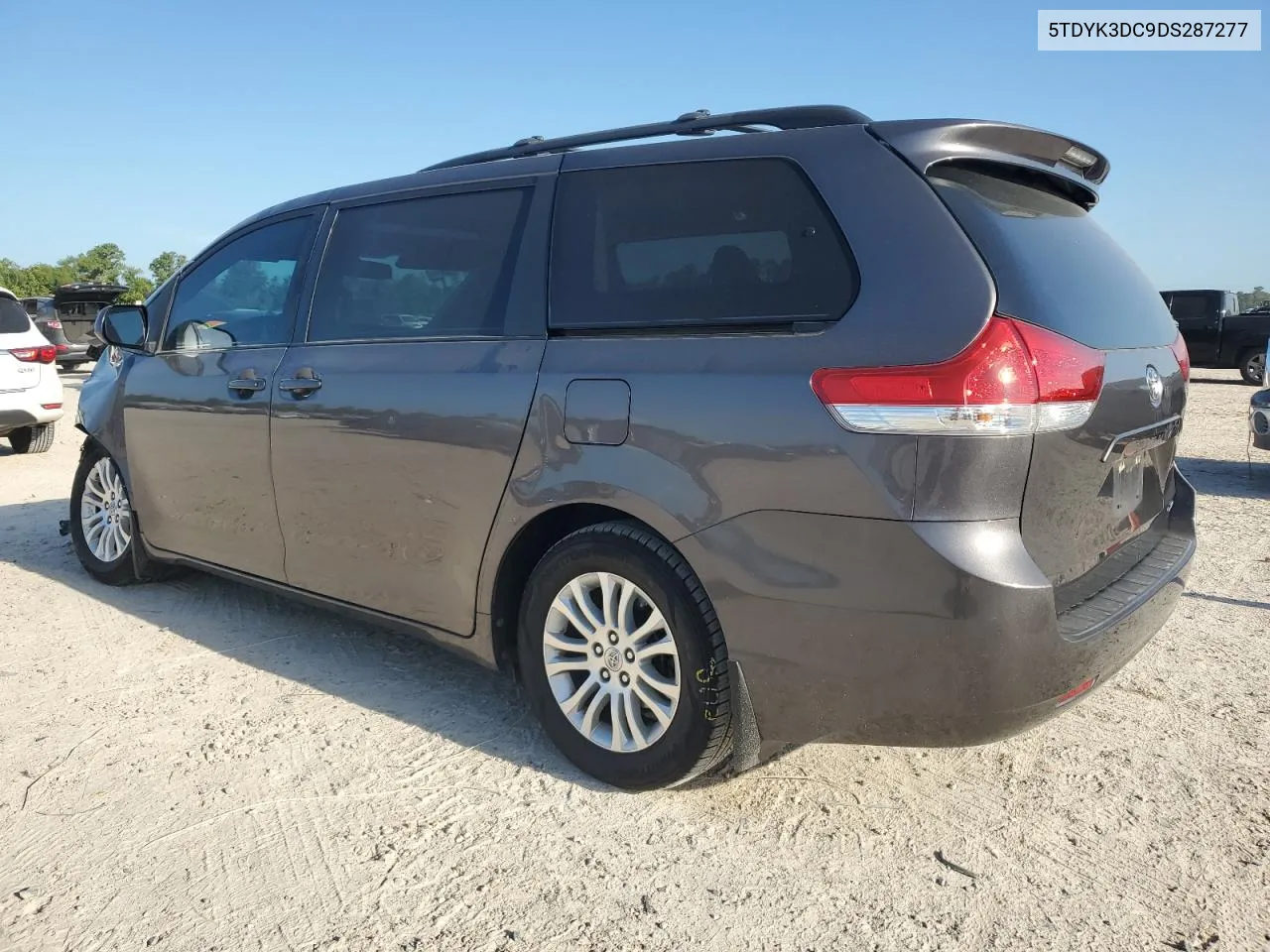 2013 Toyota Sienna Xle VIN: 5TDYK3DC9DS287277 Lot: 67470564