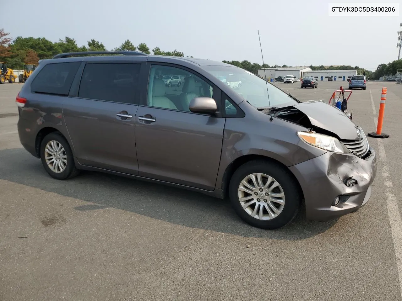 2013 Toyota Sienna Xle VIN: 5TDYK3DC5DS400206 Lot: 67933034