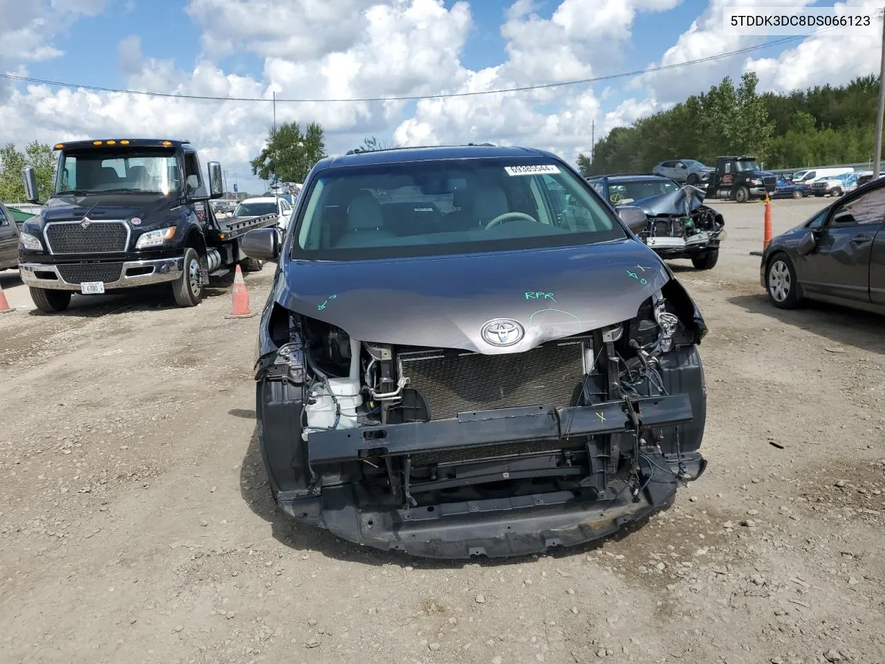 5TDDK3DC8DS066123 2013 Toyota Sienna Xle