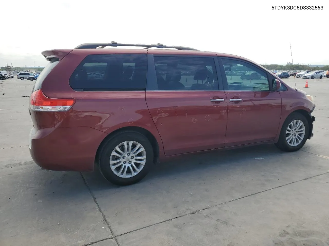 2013 Toyota Sienna Xle VIN: 5TDYK3DC6DS332563 Lot: 69651924