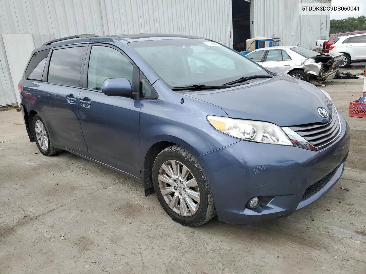 5TDDK3DC9DS060041 2013 Toyota Sienna Xle