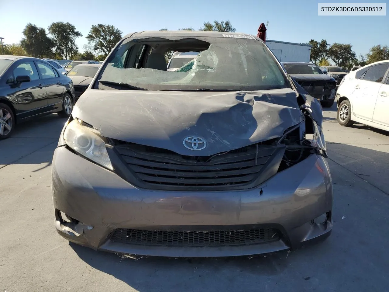 5TDZK3DC6DS330512 2013 Toyota Sienna