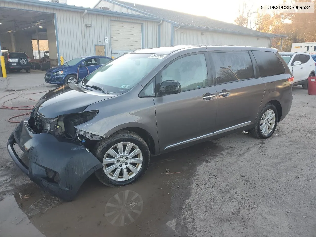 5TDDK3DC8DS069684 2013 Toyota Sienna Xle