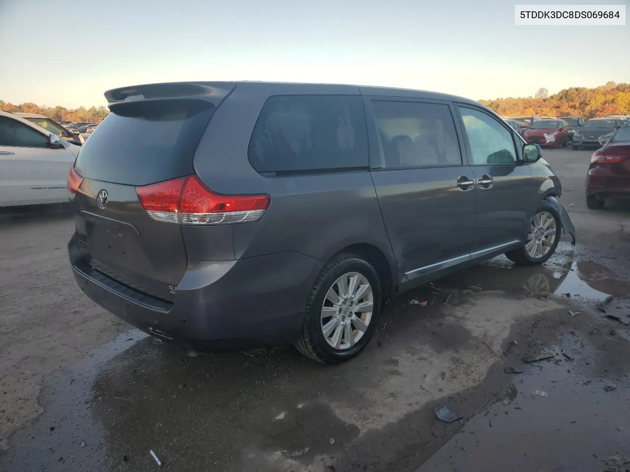 5TDDK3DC8DS069684 2013 Toyota Sienna Xle