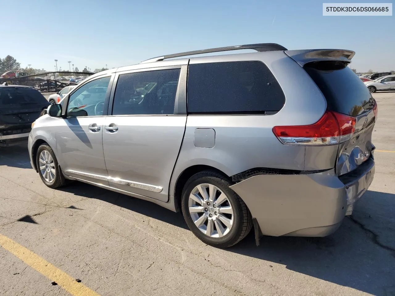 5TDDK3DC6DS066685 2013 Toyota Sienna Xle