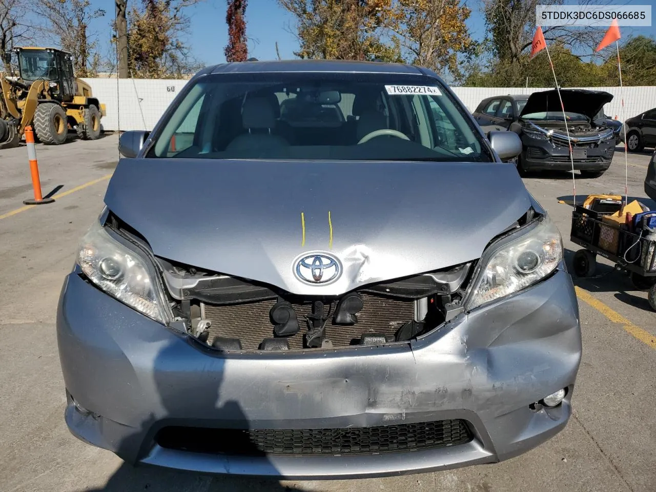 5TDDK3DC6DS066685 2013 Toyota Sienna Xle