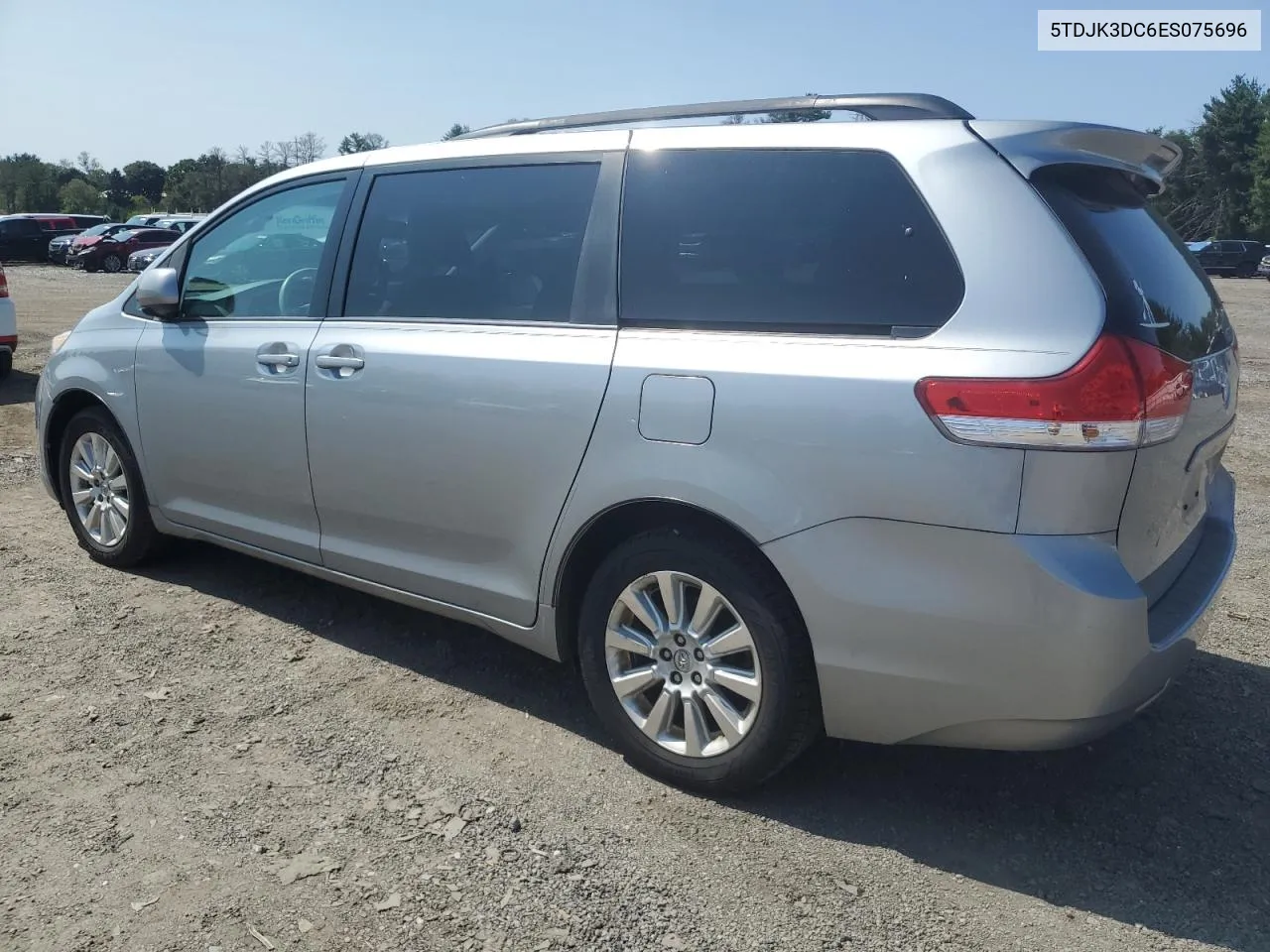 5TDJK3DC6ES075696 2014 Toyota Sienna Le