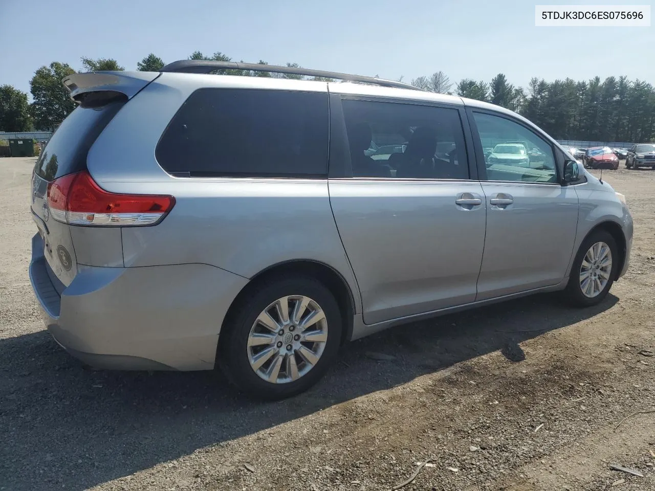 5TDJK3DC6ES075696 2014 Toyota Sienna Le