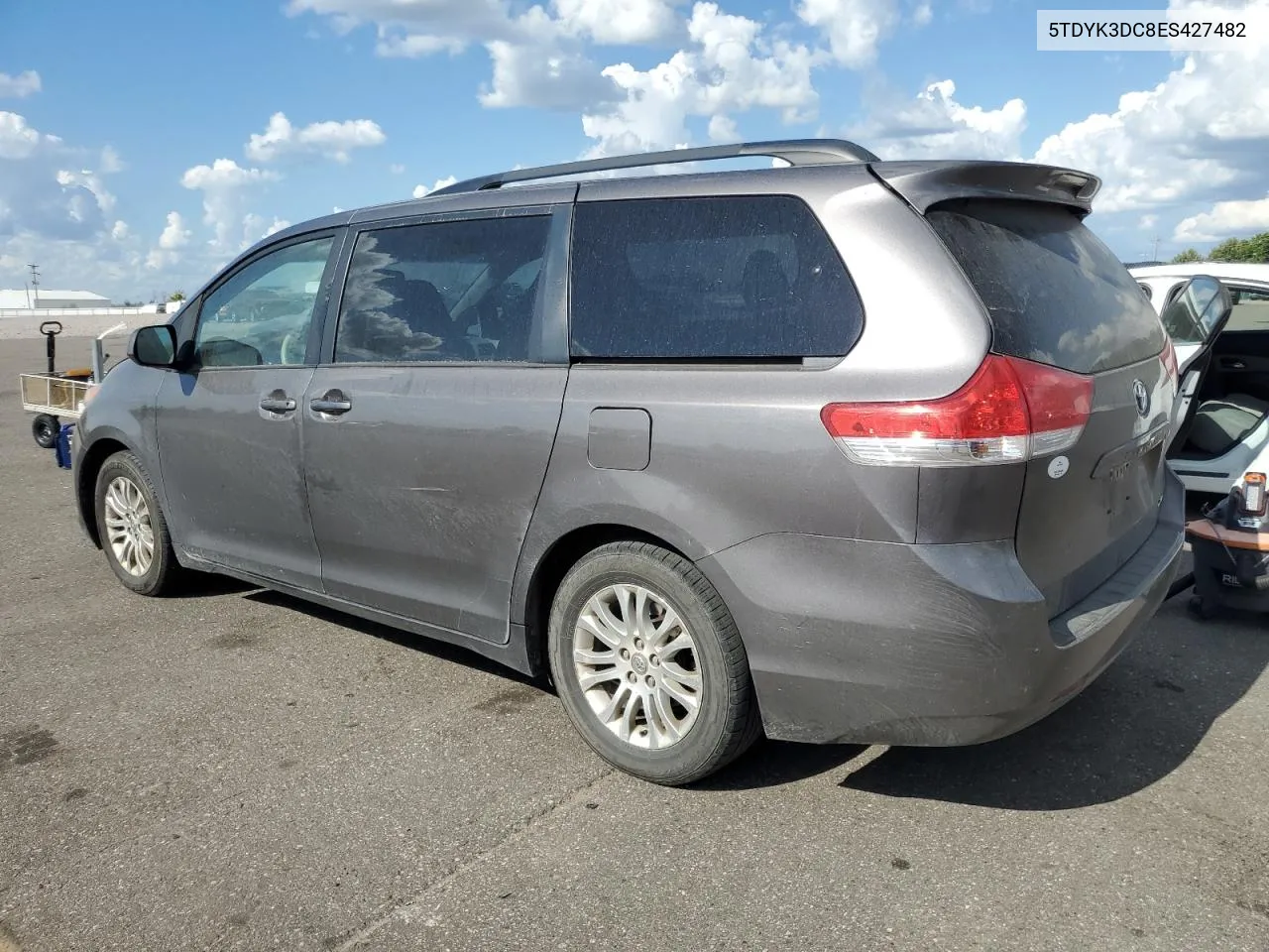 5TDYK3DC8ES427482 2014 Toyota Sienna Xle