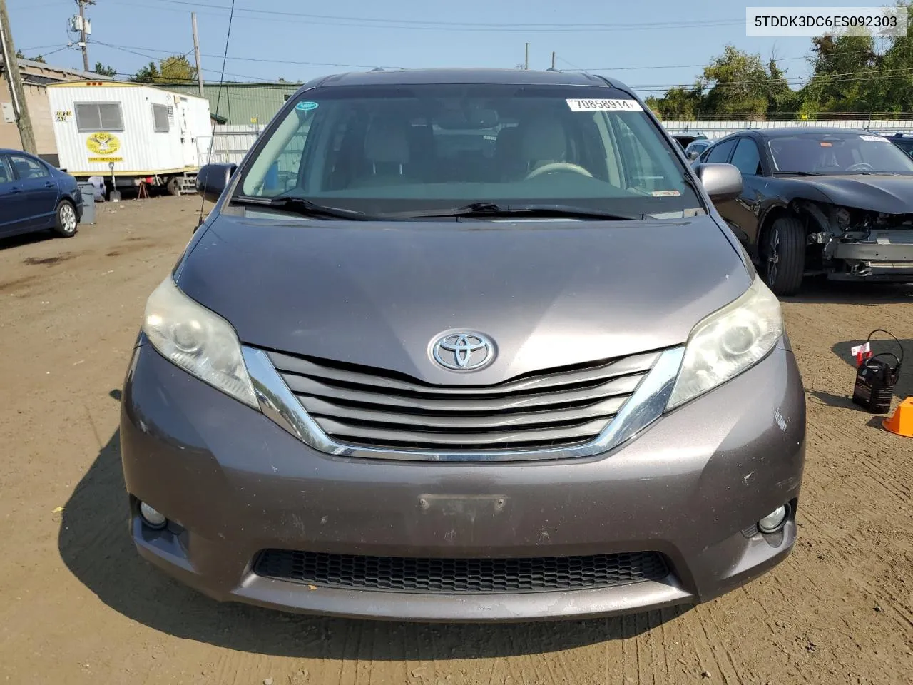 5TDDK3DC6ES092303 2014 Toyota Sienna Xle