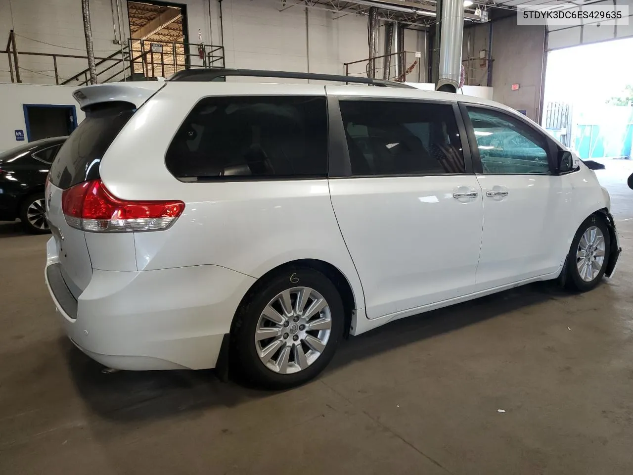 5TDYK3DC6ES429635 2014 Toyota Sienna Xle