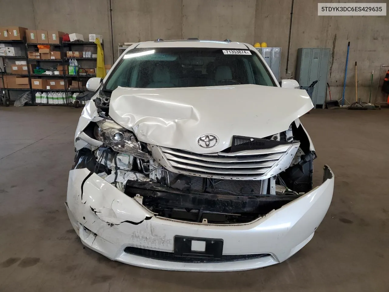 5TDYK3DC6ES429635 2014 Toyota Sienna Xle