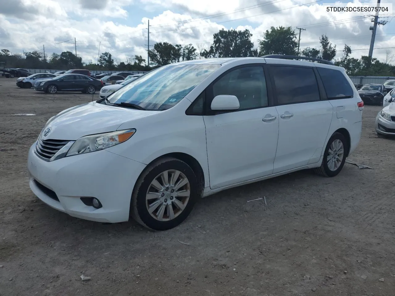 5TDDK3DC5ES075704 2014 Toyota Sienna Xle