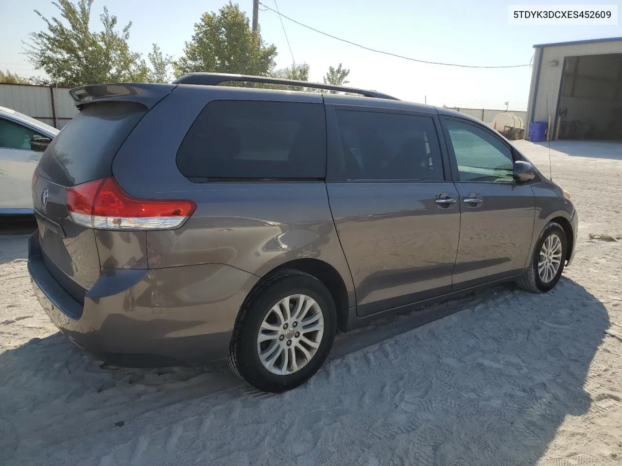 2014 Toyota Sienna Xle VIN: 5TDYK3DCXES452609 Lot: 73501934