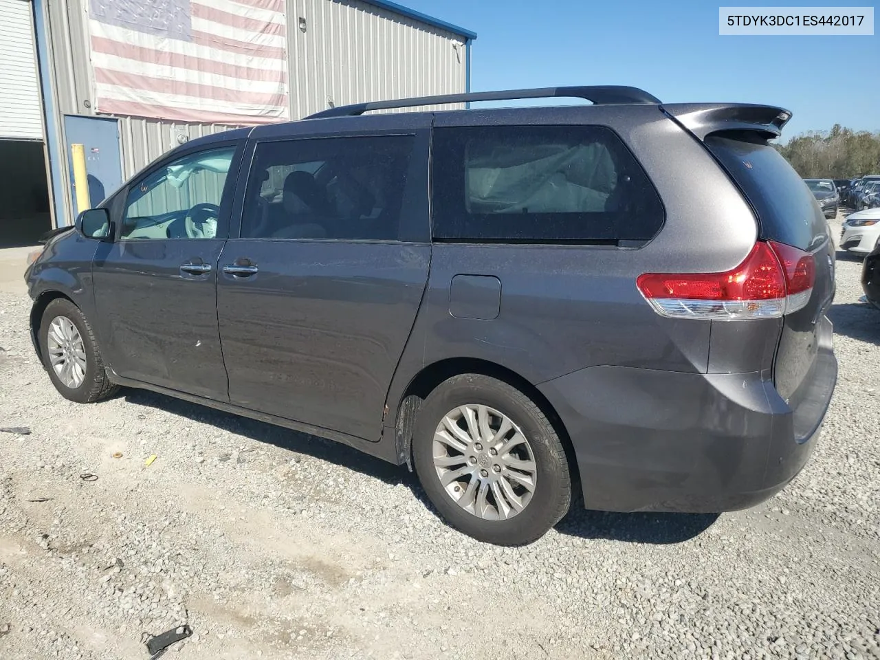 5TDYK3DC1ES442017 2014 Toyota Sienna Xle