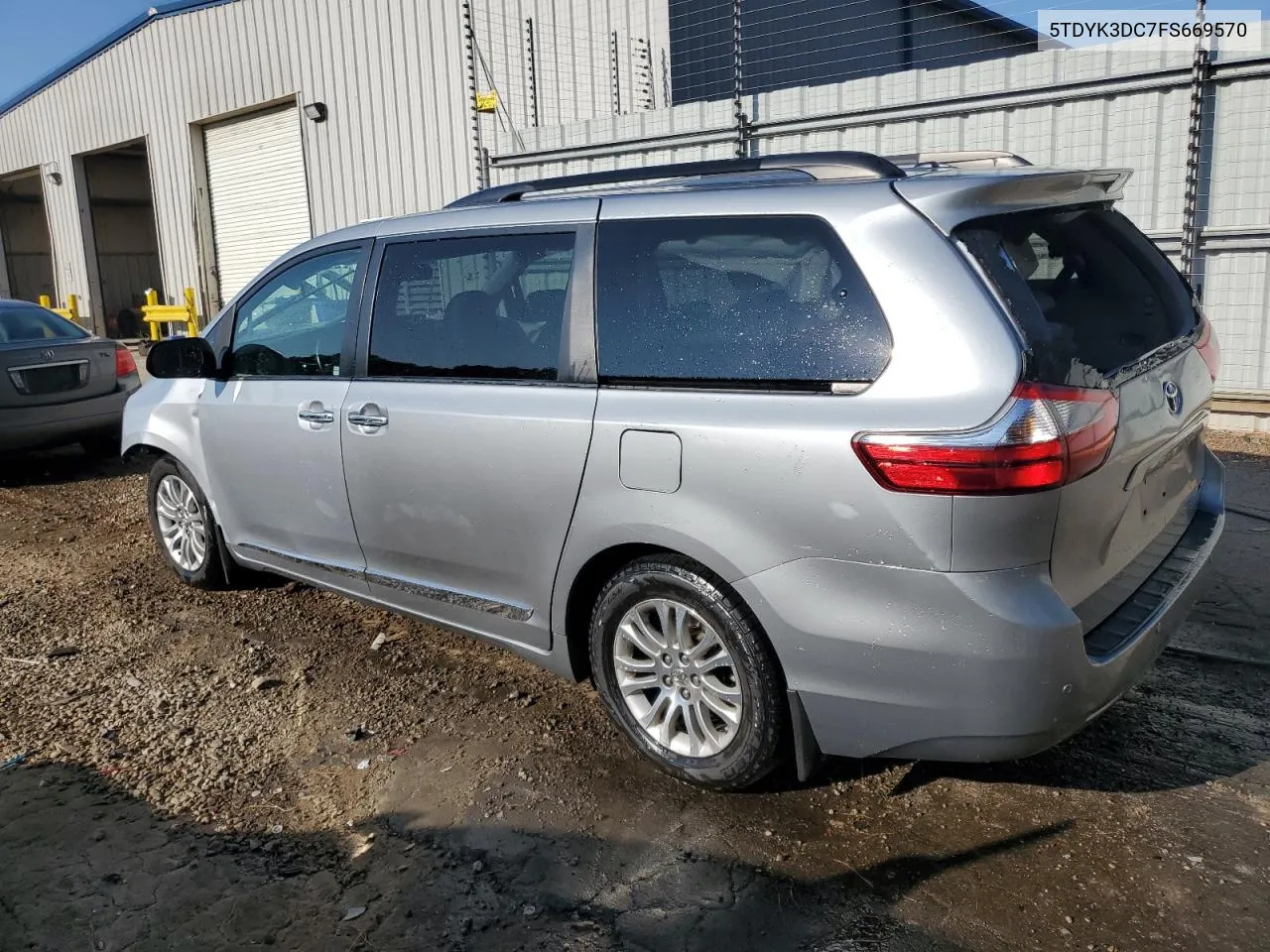 2015 Toyota Sienna Xle VIN: 5TDYK3DC7FS669570 Lot: 69087774