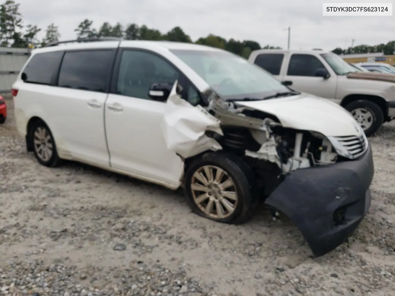 5TDYK3DC7FS623124 2015 Toyota Sienna Xle