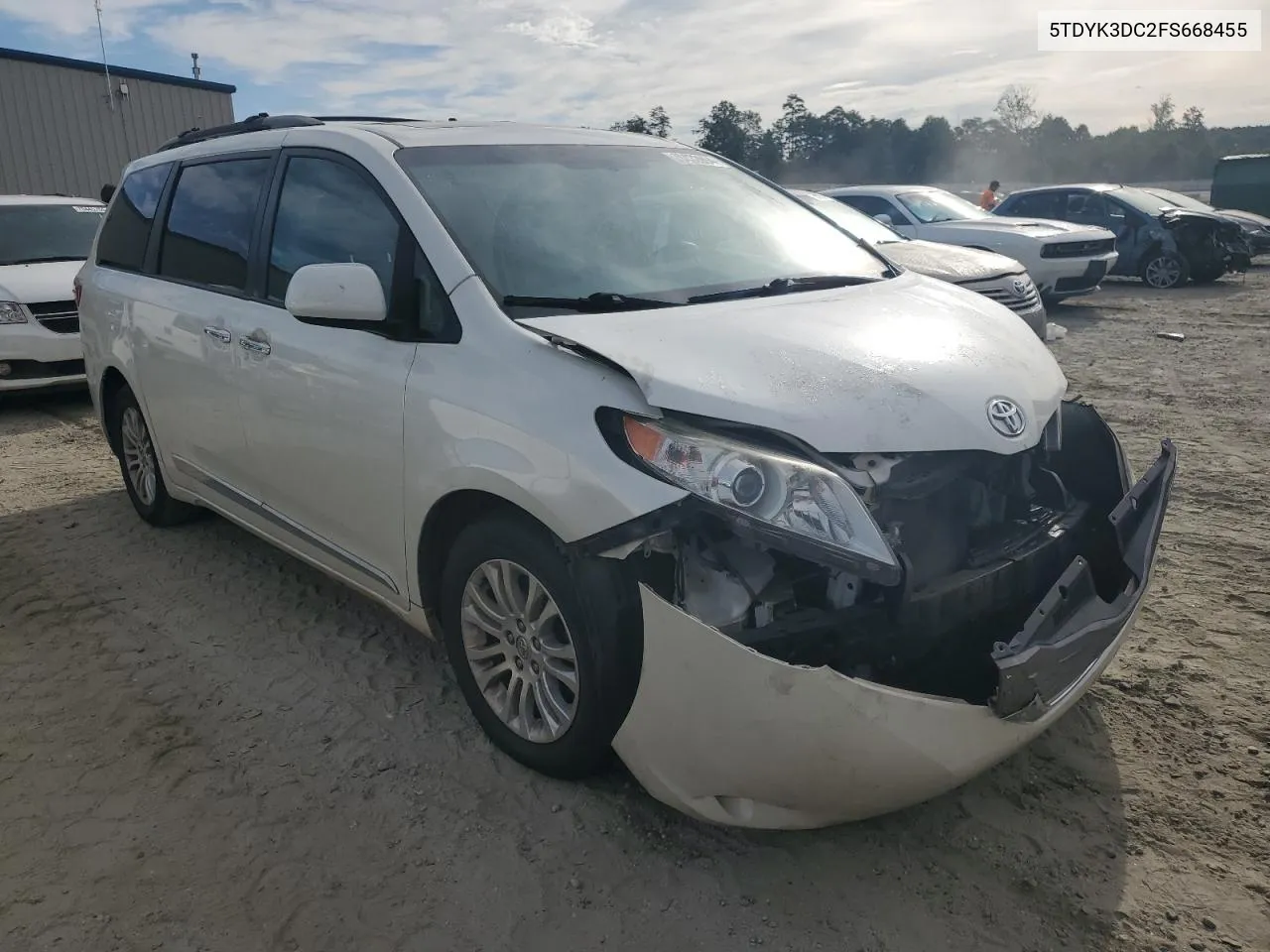 5TDYK3DC2FS668455 2015 Toyota Sienna Xle