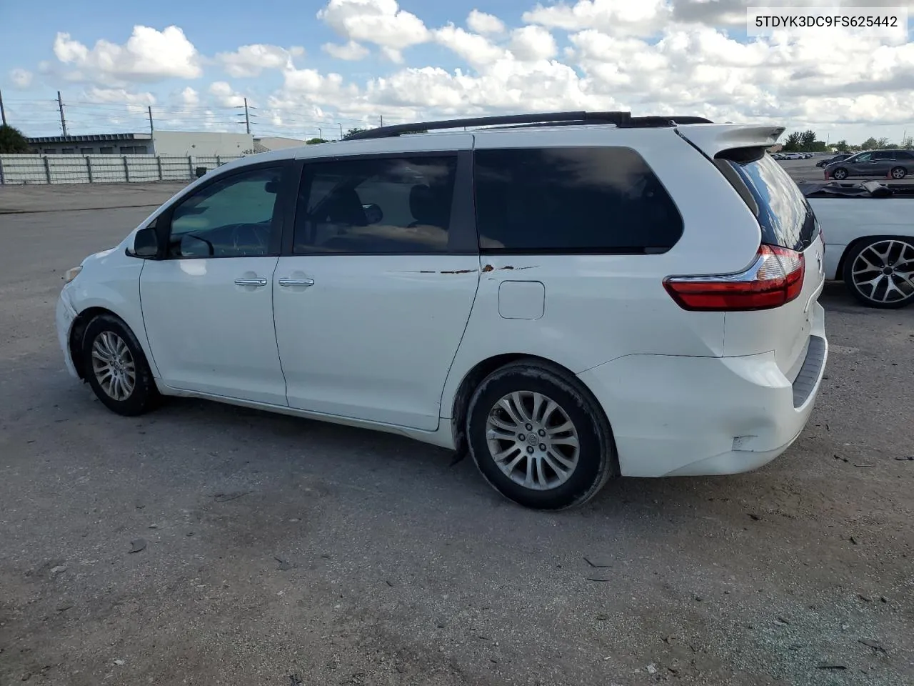 2015 Toyota Sienna Xle VIN: 5TDYK3DC9FS625442 Lot: 72920034