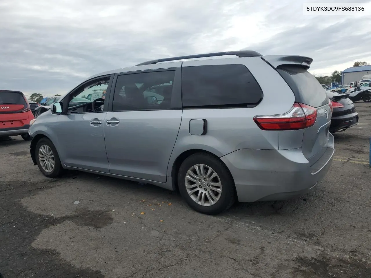 5TDYK3DC9FS688136 2015 Toyota Sienna Xle