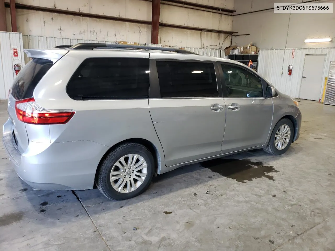 2015 Toyota Sienna Xle VIN: 5TDYK3DC6FS675666 Lot: 76277094