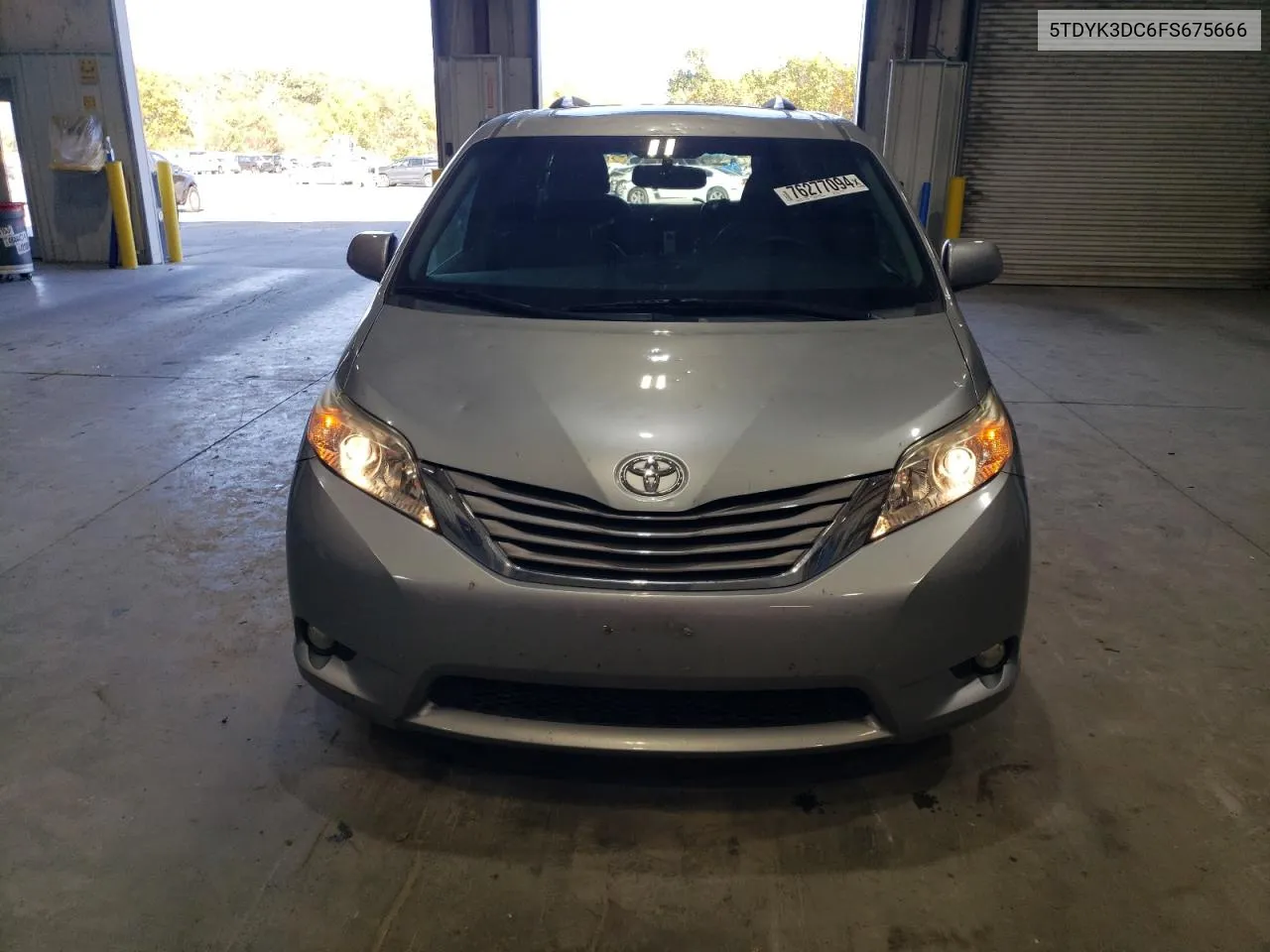 2015 Toyota Sienna Xle VIN: 5TDYK3DC6FS675666 Lot: 76277094