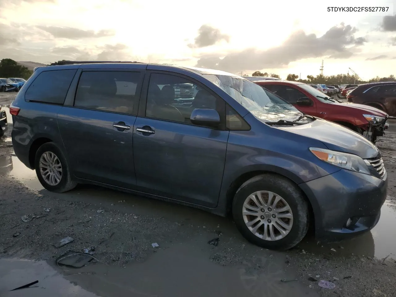 5TDYK3DC2FS527787 2015 Toyota Sienna Xle